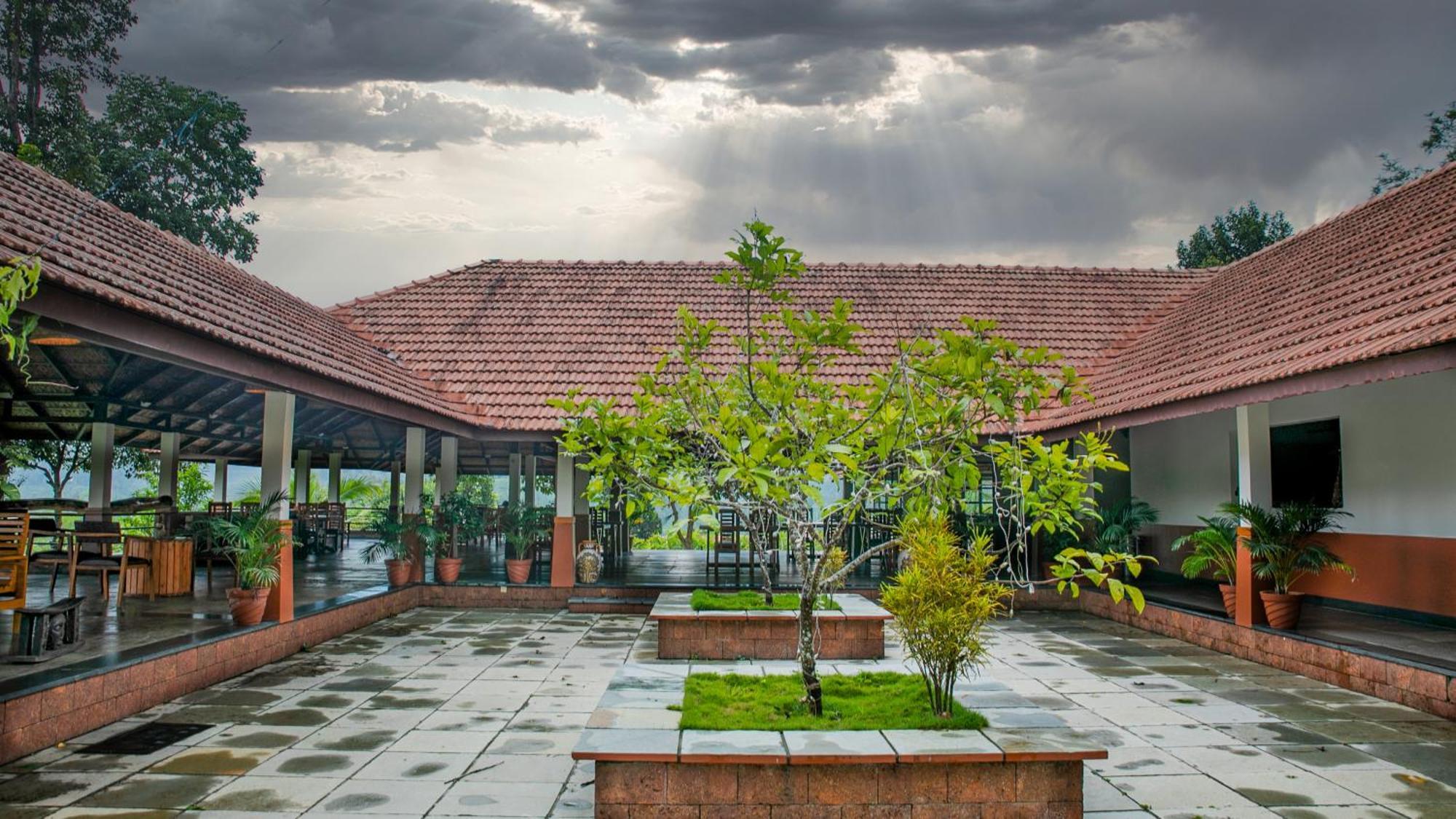 Tariyod Pranavam Resort & Spa מראה חיצוני תמונה